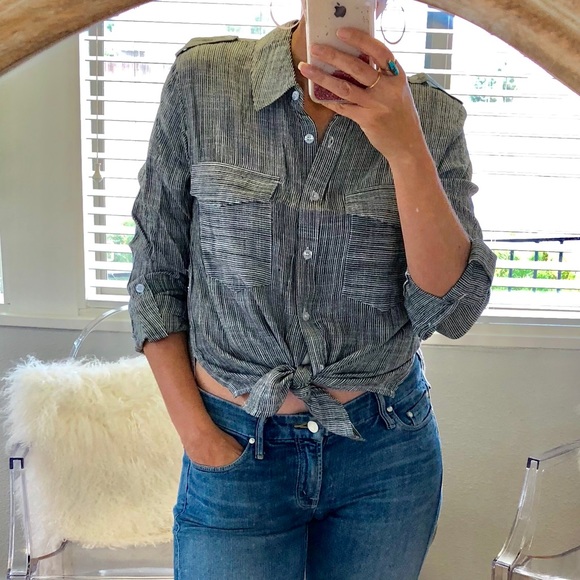 🏷SALE Black & White Pinstriped Top - Picture 2 of 7